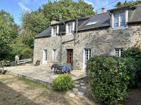 202 - Maison en pierre à proximité des Sables-D'or